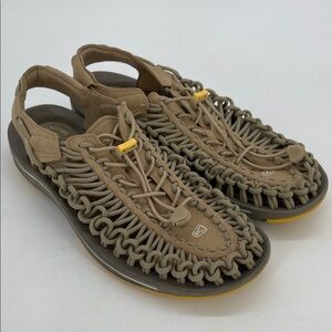 Keen UNEEK Women’s Taupe Sandals Size 11